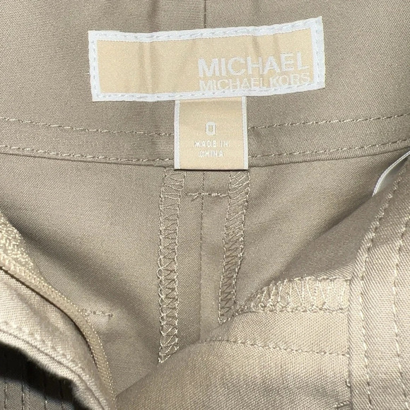 Michael Kors Shorts with Gold Embellishments - Size 0 . Excellent condit… - Picture 3 of 4